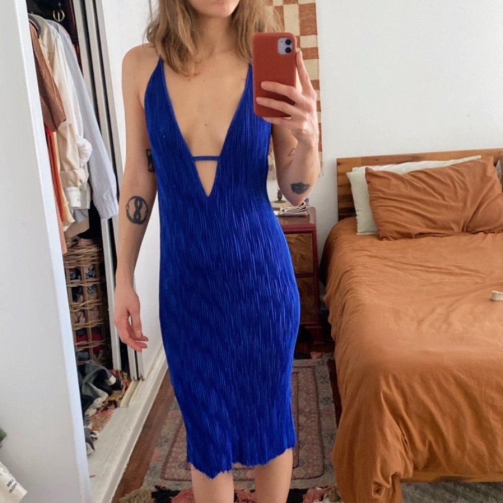 Vintage pleated blue dress low cleavage midi size small S